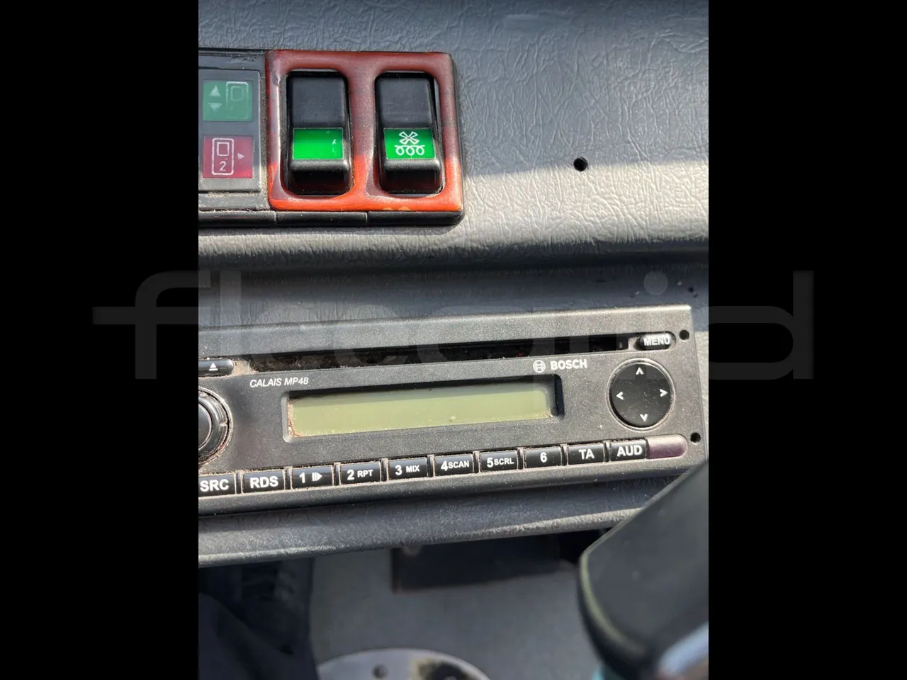 Mercedes-Benz Mago MB 814D/48 - Euro 3 - 100 kW - 8,400 mt - radio accessories photo