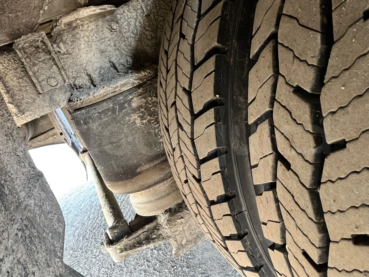 Mercedes-Benz Mago MB 814D/48 - Euro 3 - 100 kW - 8,400 mt - axel 2 air springs 1 right