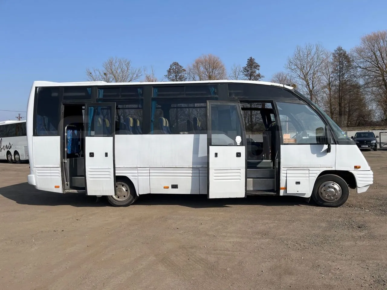 Mercedes-Benz Mago MB 814D/48 - Euro 3 - 100 kW - 8,400 mt - right side doors open