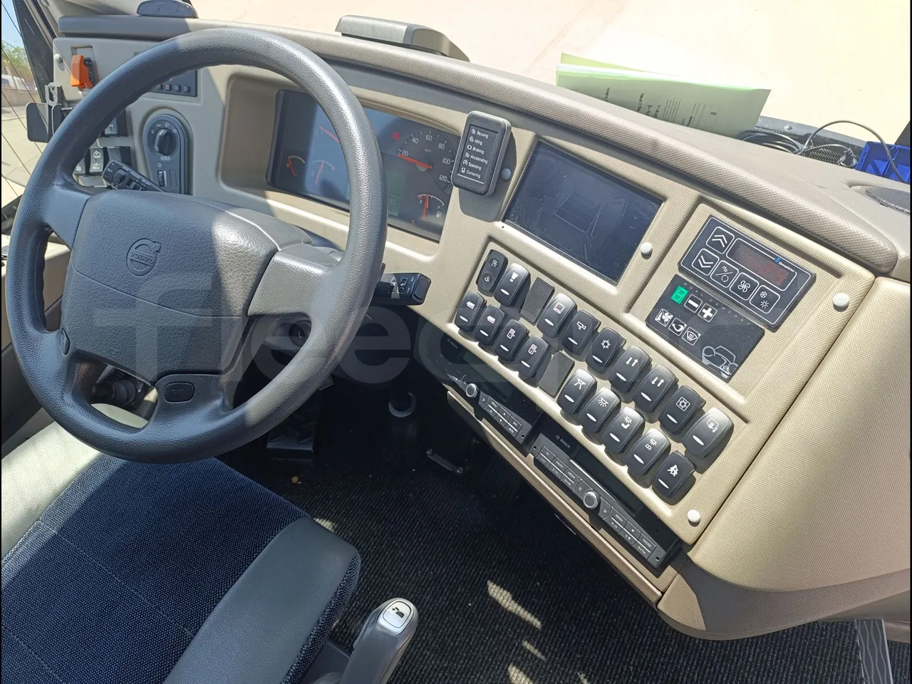 Volvo Sunsundegui Sunsundegui/Euro6-345Kw-14.995 Mt - buttons panels on