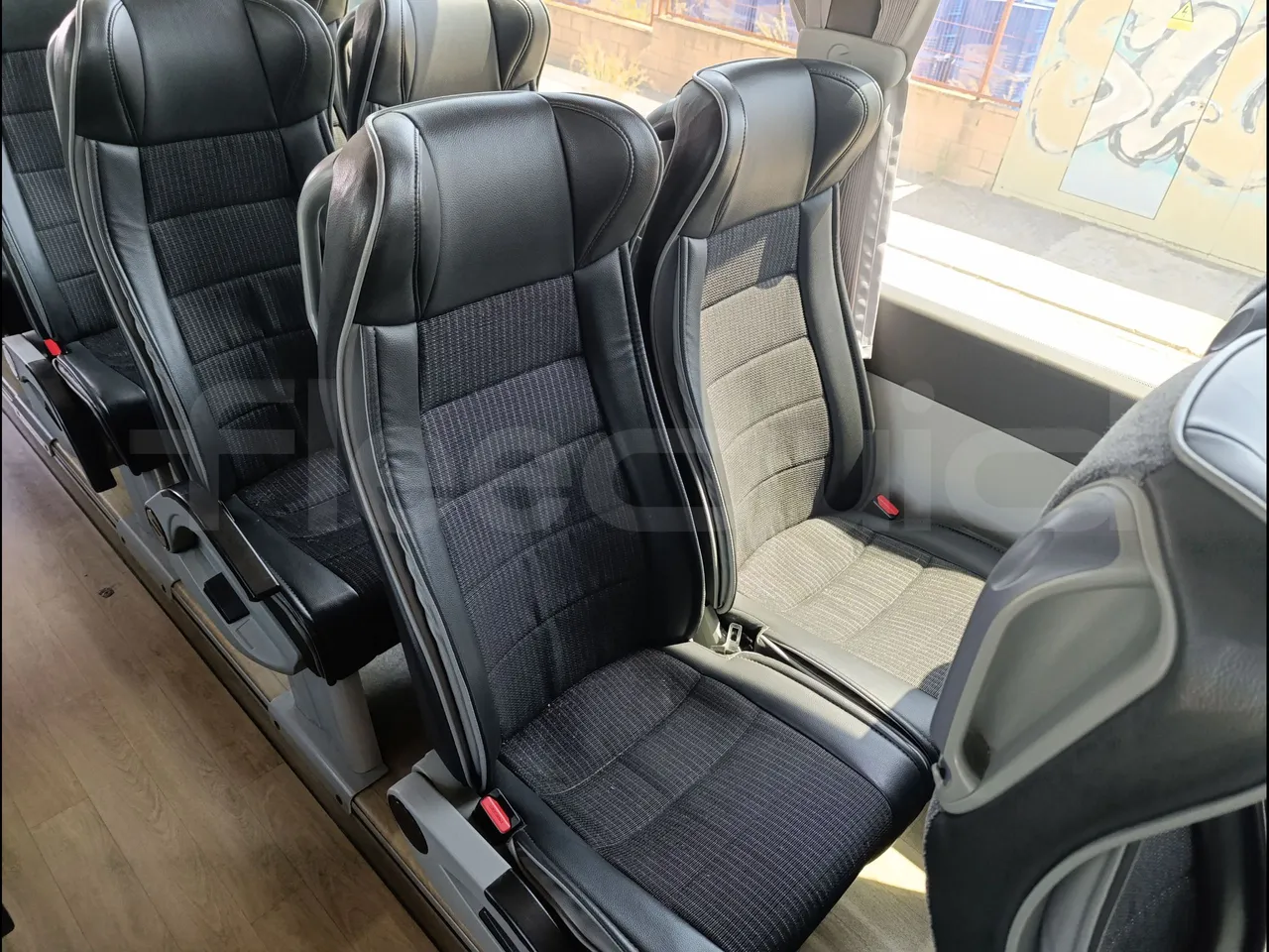 Volvo Sunsundegui Sunsundegui/Euro6-345Kw-14.995 Mt - single seat detail