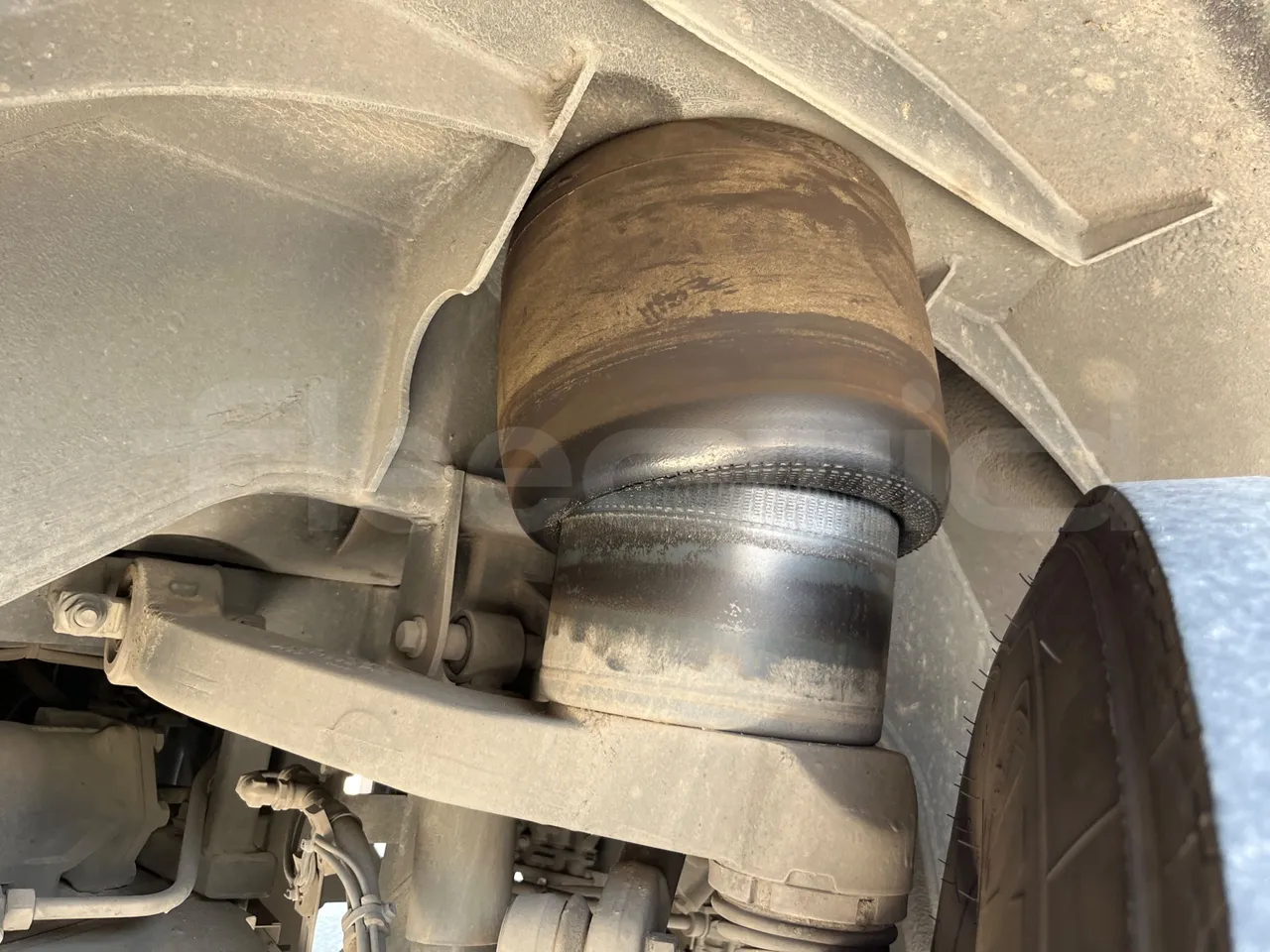 Volvo Sunsundegui Sunsundegui/Euro6-345Kw-14.995 Mt - front air springs left