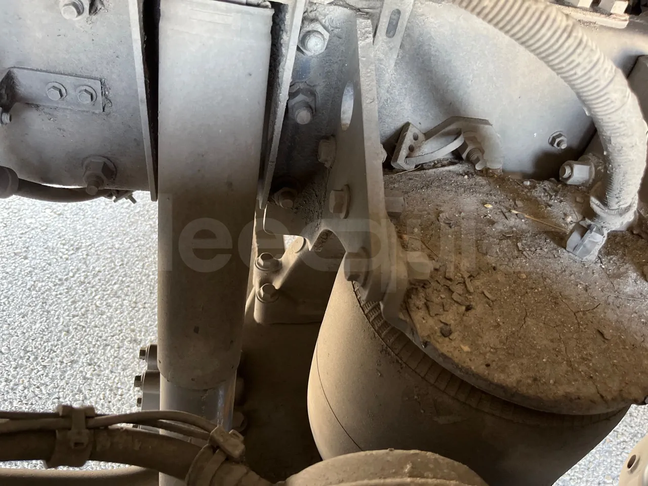 Volvo Sunsundegui Sunsundegui/Euro6-345Kw-14.995 Mt - axel 3 shock absorbers 1 right