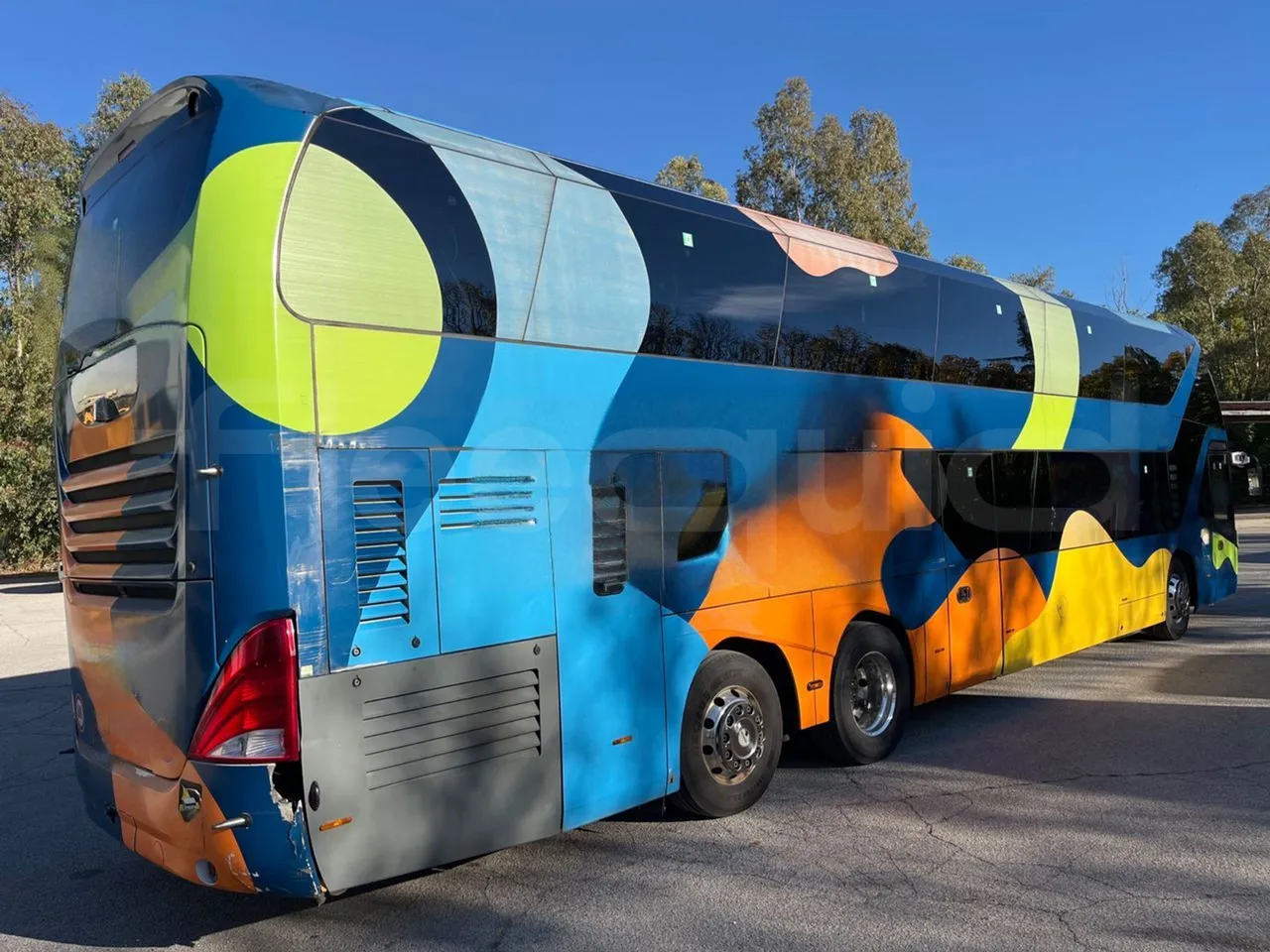 Neoplan Skyliner V6ACE -EUR6 -375kW -14m - 3/4 right rear doors closed