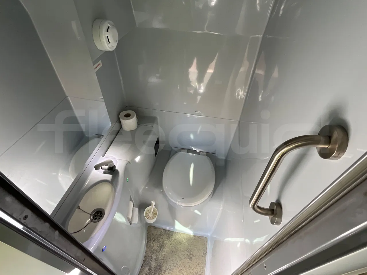 Neoplan Skyliner V6ACE -EUR6 -375kW -14m - toilette accessories photo