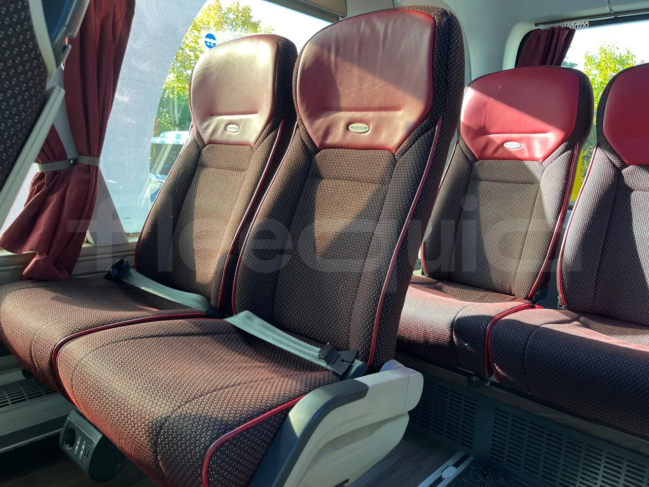 Neoplan Skyliner V6ACE -EUR6 -375kW -14m - central seat safety belt