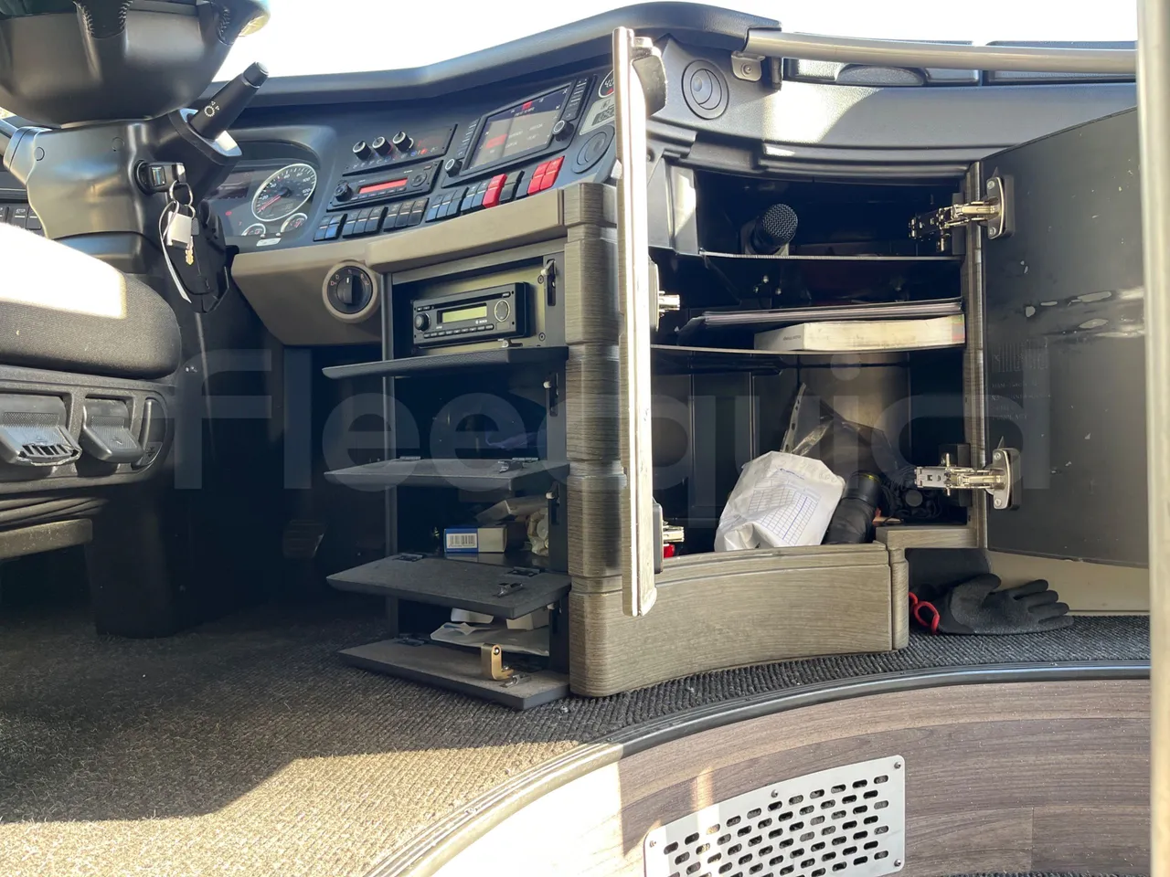 Neoplan Skyliner V6ACE -EUR6 -375kW -14m - disabled area photo