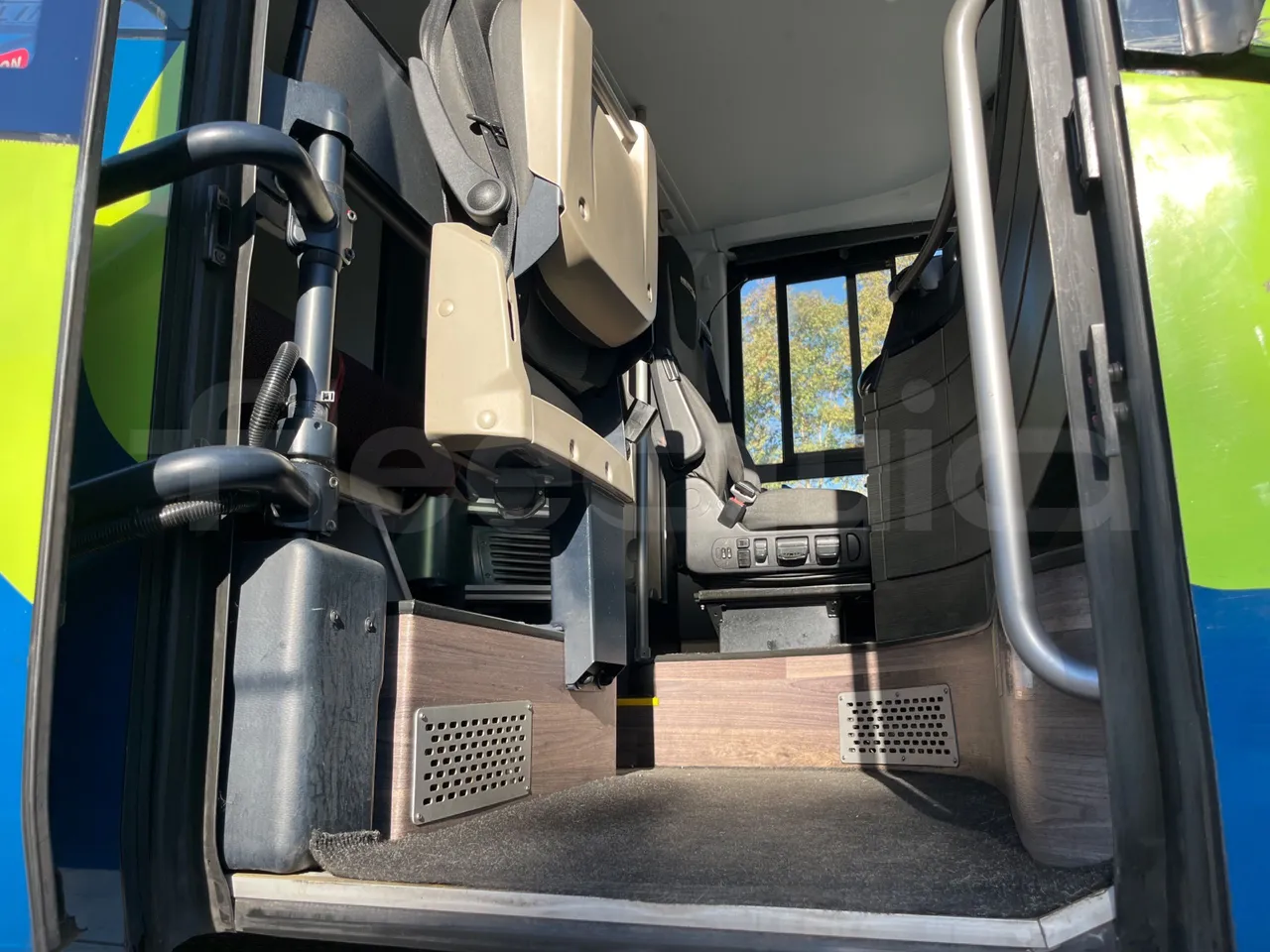 Neoplan Skyliner V6ACE -EUR6 -375kW -14m - door mechanism photo