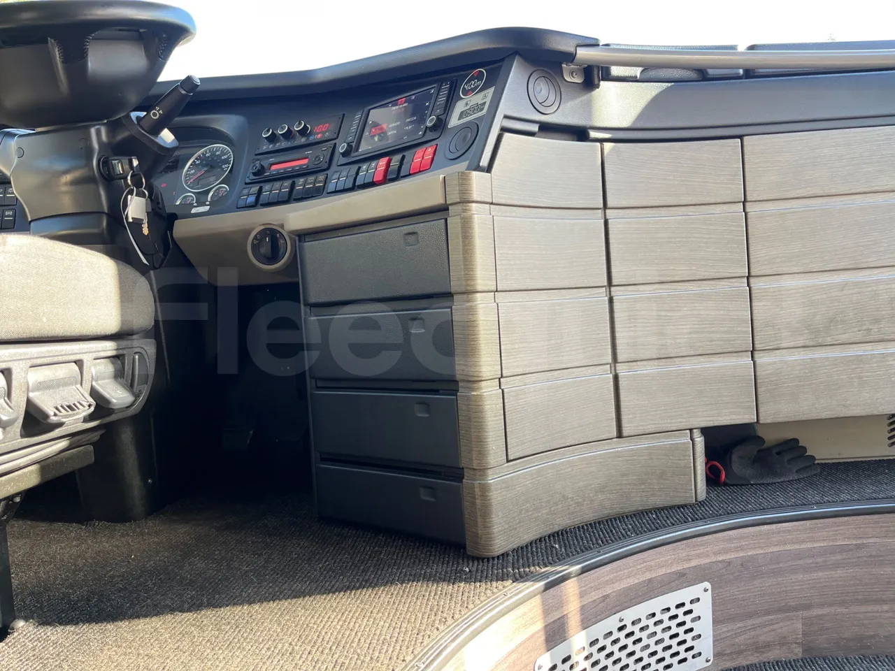 Neoplan Skyliner V6ACE -EUR6 -375kW -14m - folding seat photo