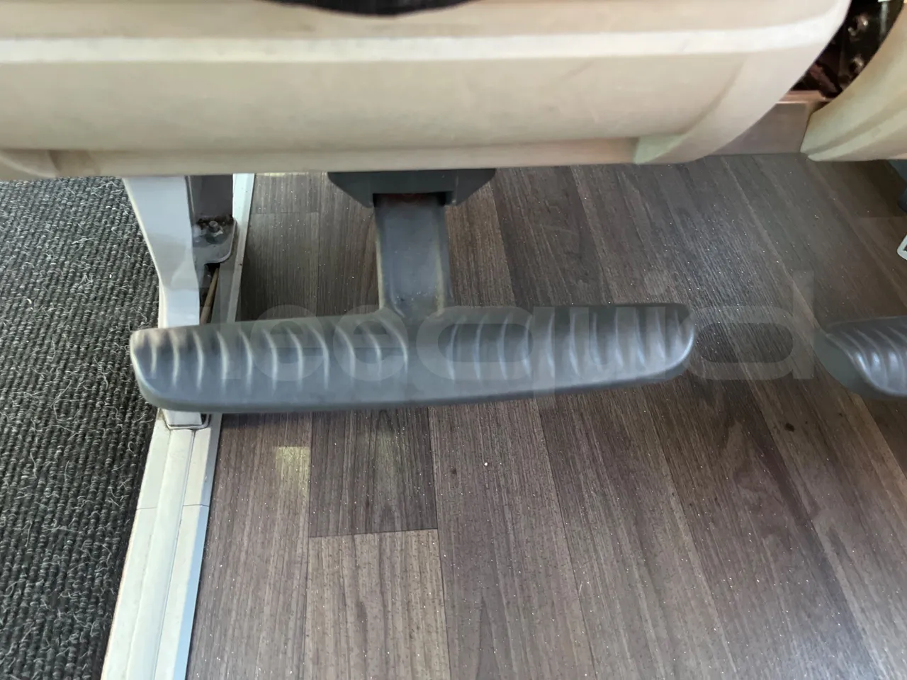 Neoplan Skyliner V6ACE -EUR6 -375kW -14m - footrest detail photo