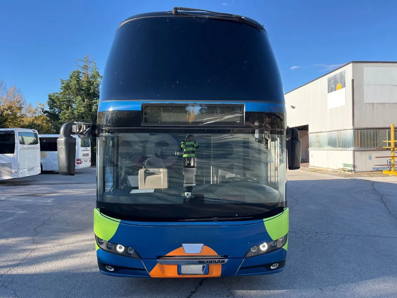 Neoplan Skyliner V6ACE -EUR6 -375kW -14m - front photo