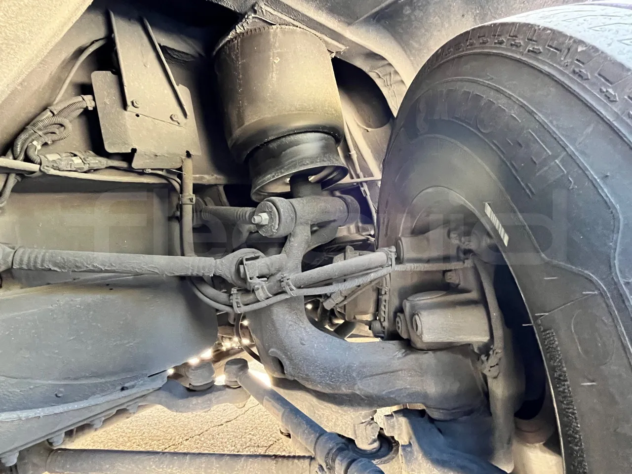 Neoplan Skyliner V6ACE -EUR6 -375kW -14m - front shock absorbers right
