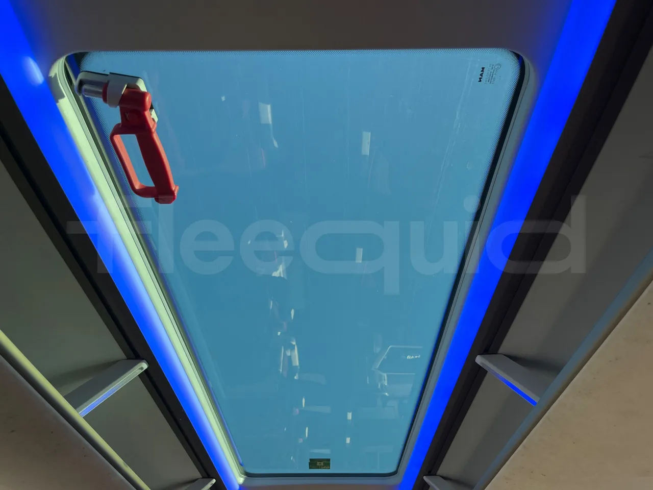 Neoplan Skyliner V6ACE -EUR6 -375kW -14m - roof hatch 1