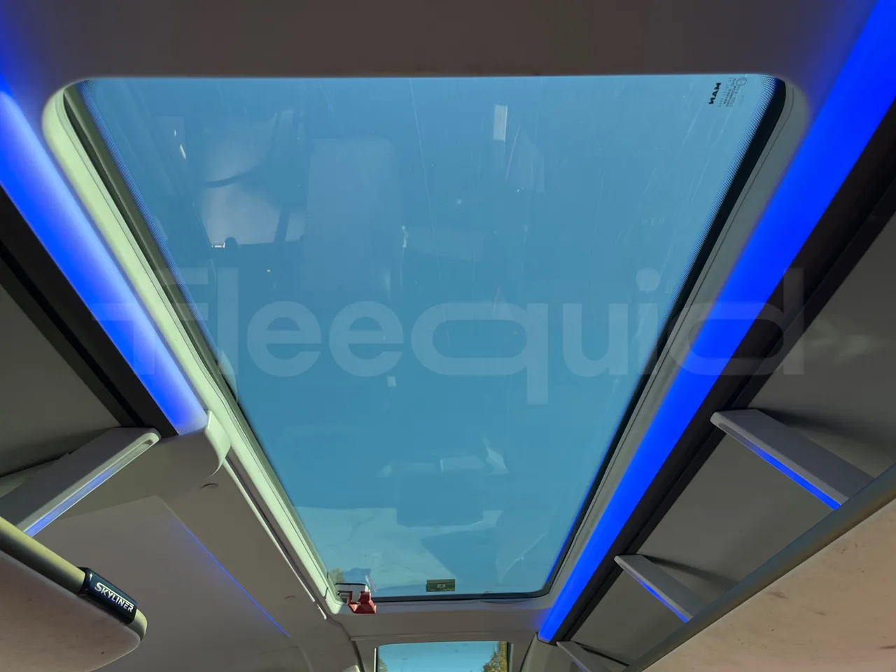 Neoplan Skyliner V6ACE -EUR6 -375kW -14m - roof hatch 2