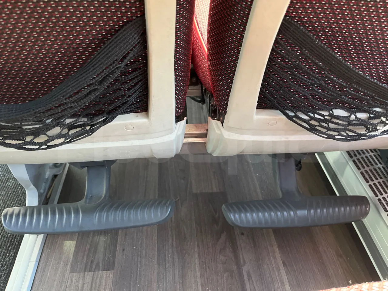 Neoplan Skyliner V6ACE -EUR6 -375kW -14m - power outlets detail