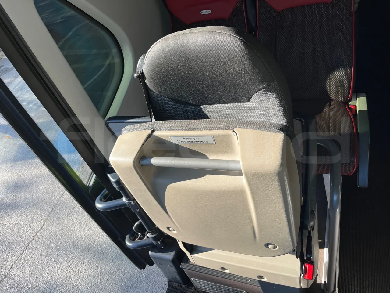 Neoplan Skyliner V6ACE -EUR6 -375kW -14m - hostess seat photo
