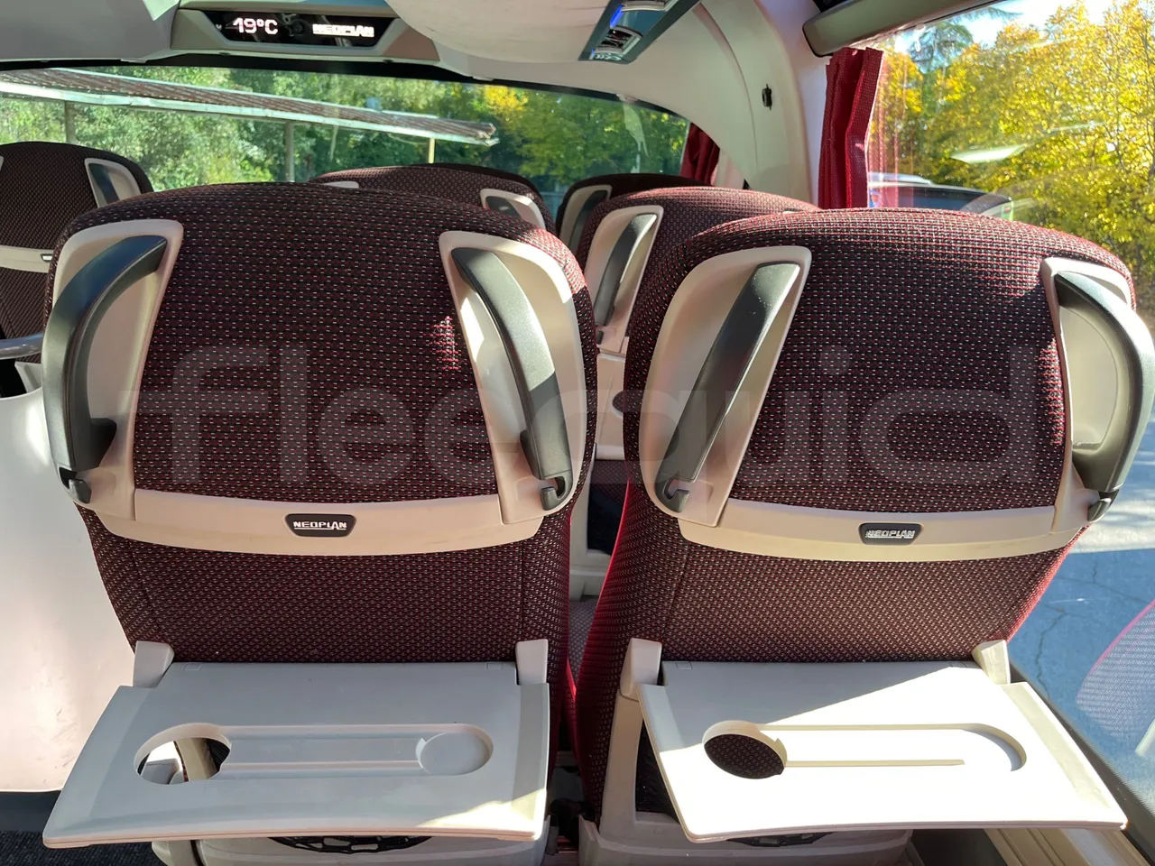 Neoplan Skyliner V6ACE -EUR6 -375kW -14m - table detail photo