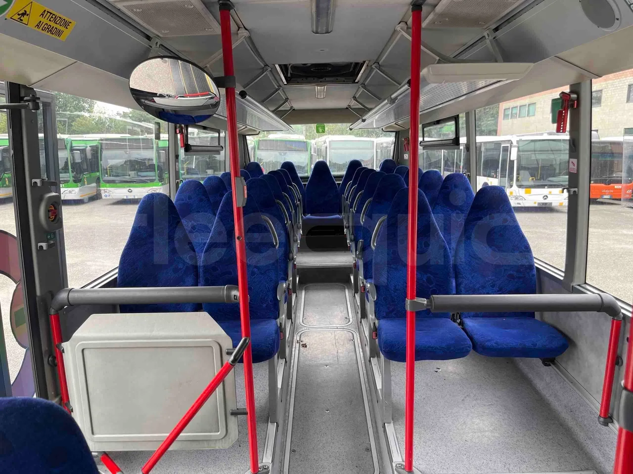 Mercedes-Benz Integro - handrails photo