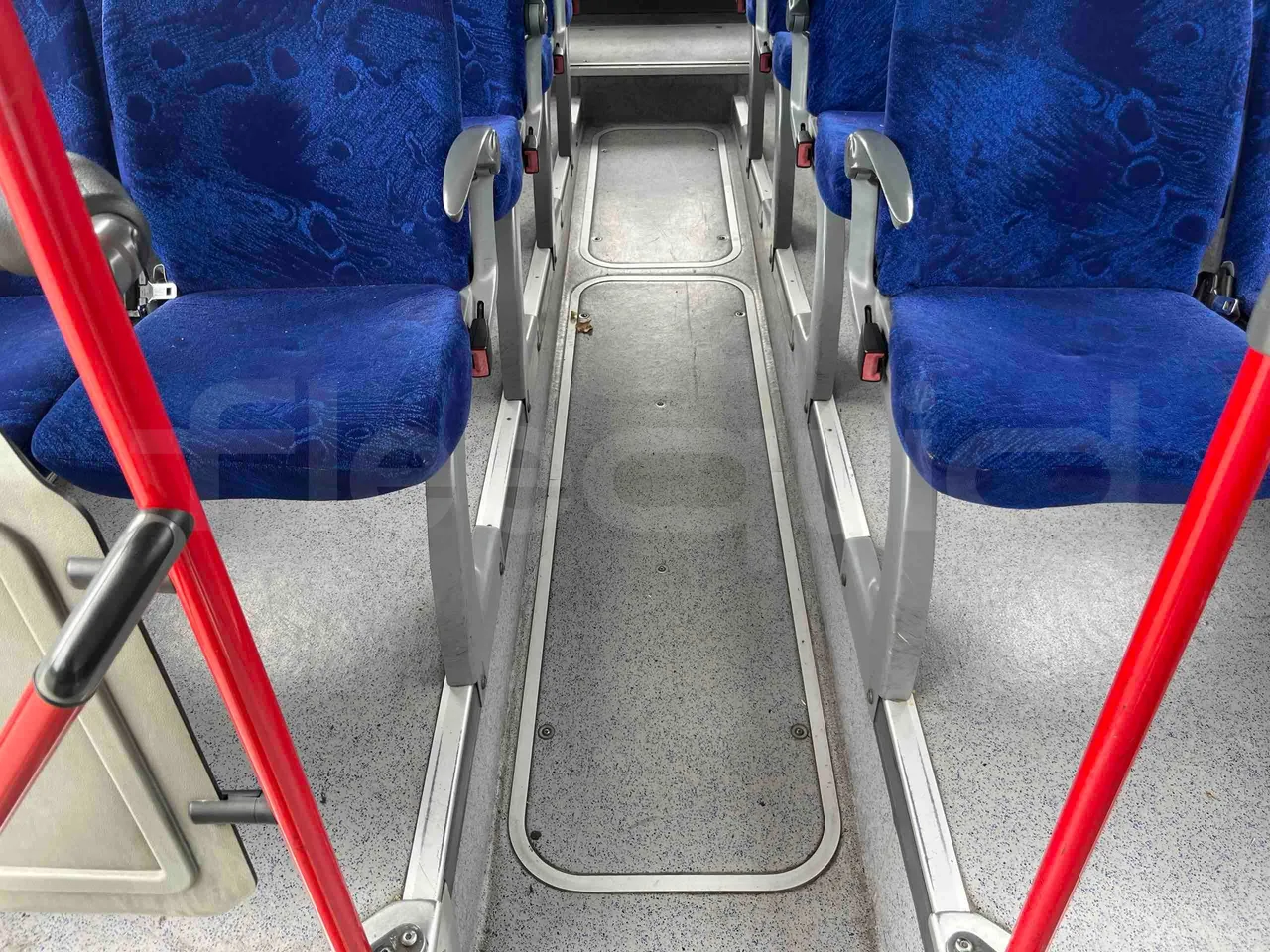 Mercedes-Benz Integro - floor hatches photo