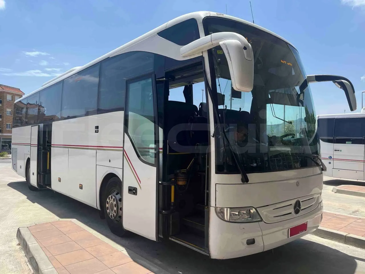 Mercedes-Benz Tourismo - 3/4 right front doors open