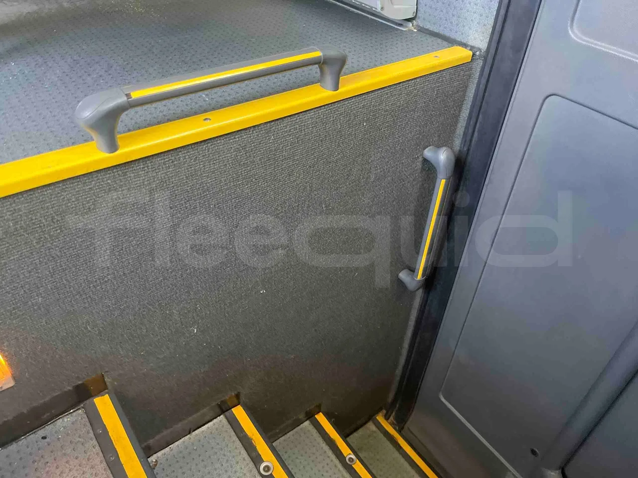 Mercedes-Benz Tourismo - disabled area photo