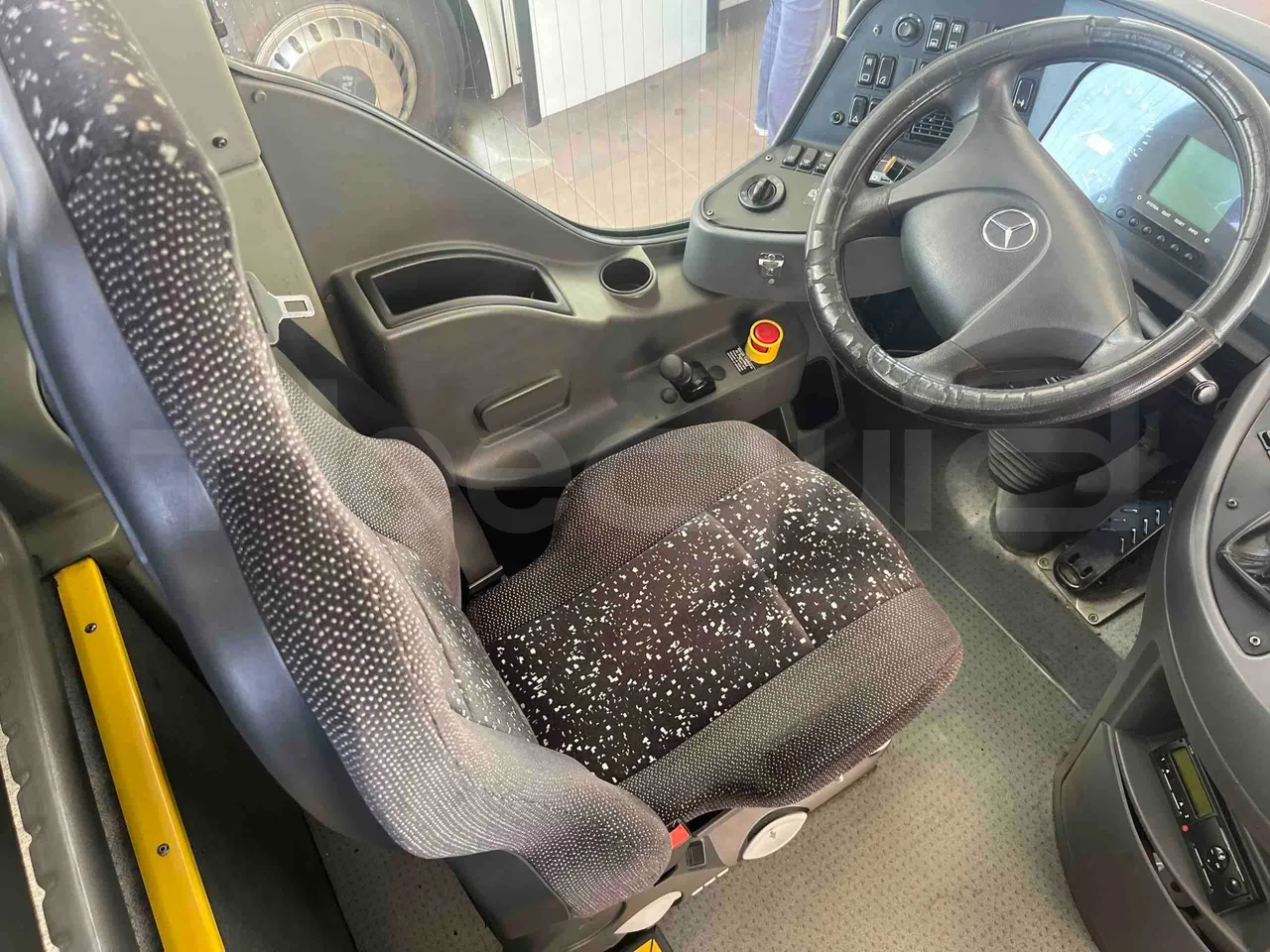 Mercedes-Benz Tourismo - driver's seat photo