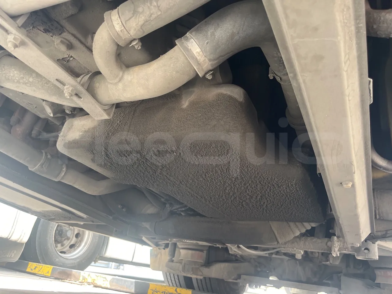 Mercedes-Benz Tourismo - engine without protection