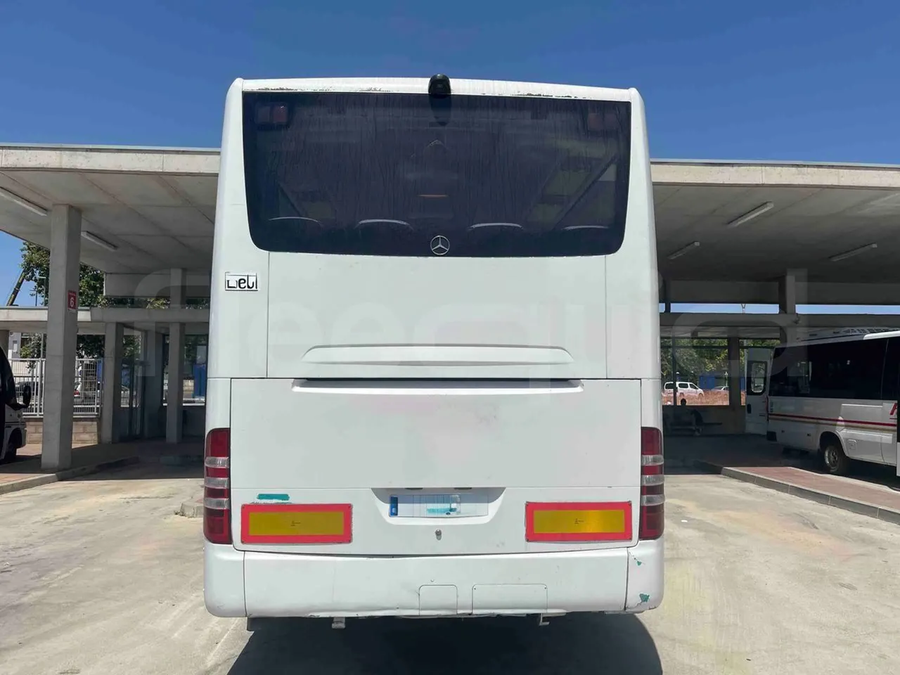 Mercedes-Benz Tourismo - rear hatch closed