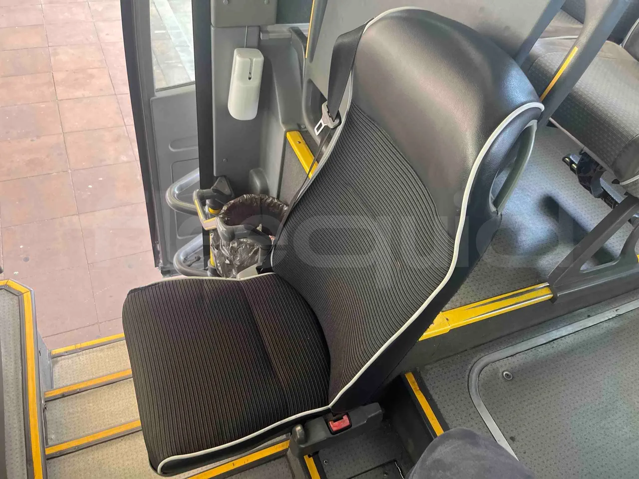 Mercedes-Benz Tourismo - hostess seat photo