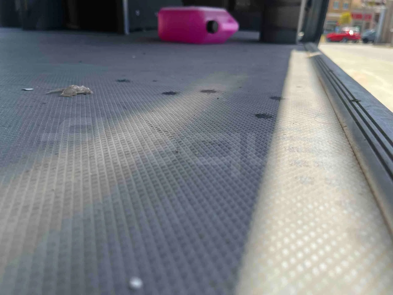 Mercedes-Benz Tourismo - under carpet photo