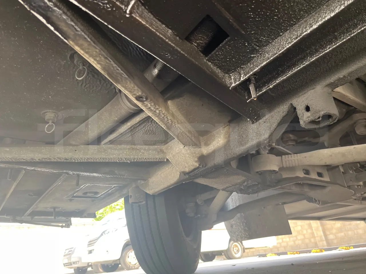 Mercedes-Benz Tourismo - front axle central
