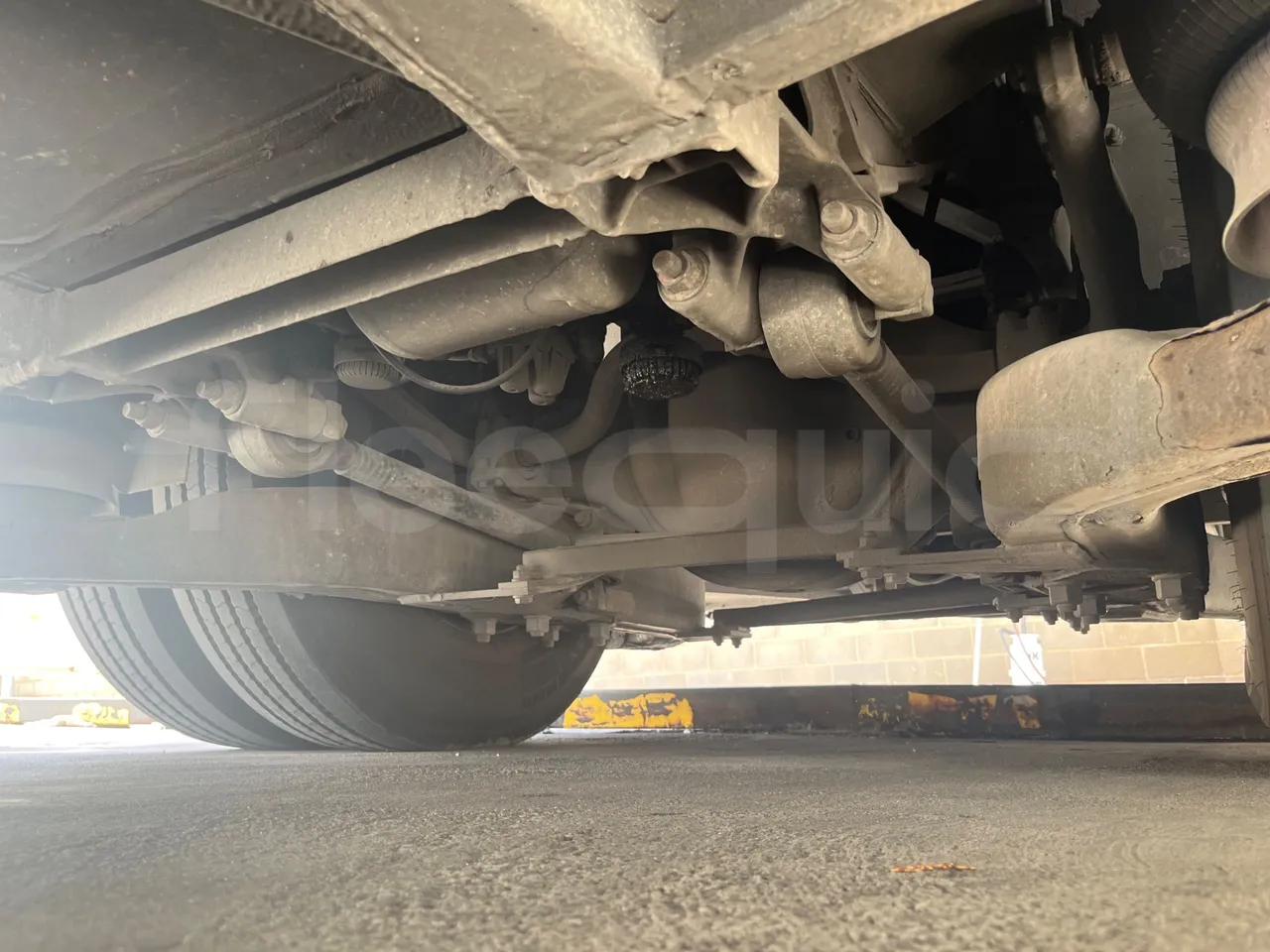 Mercedes-Benz Tourismo - axle 3 central