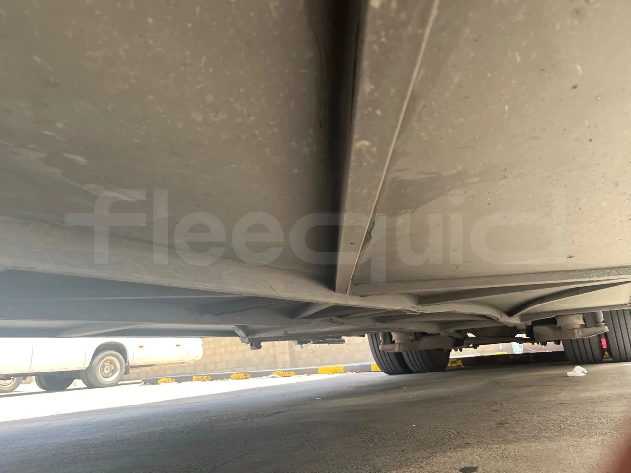 Mercedes-Benz Tourismo - central undercarriage photo