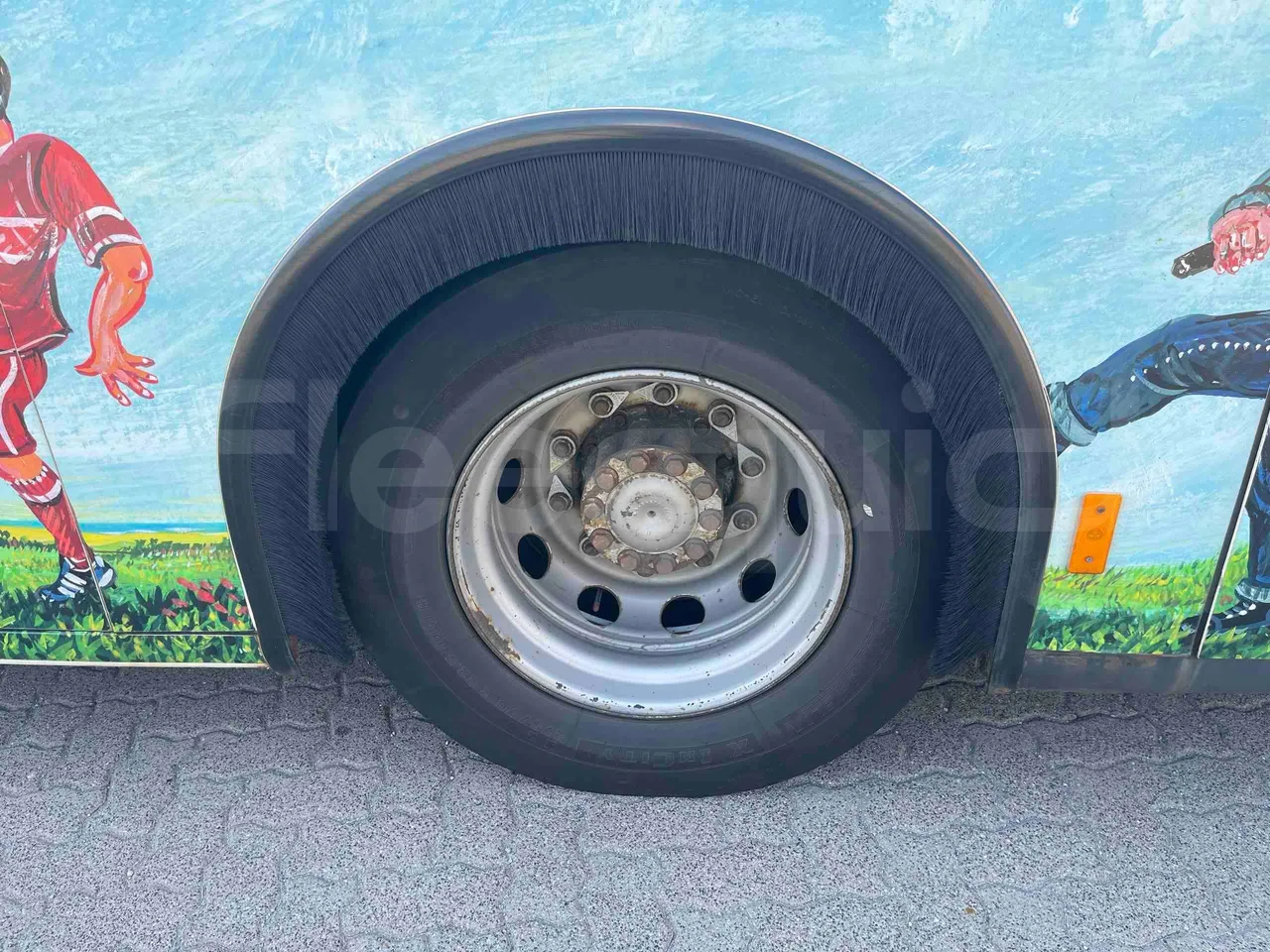 Mercedes-Benz Citaro - First Axle Left Side: Tyre Thickness