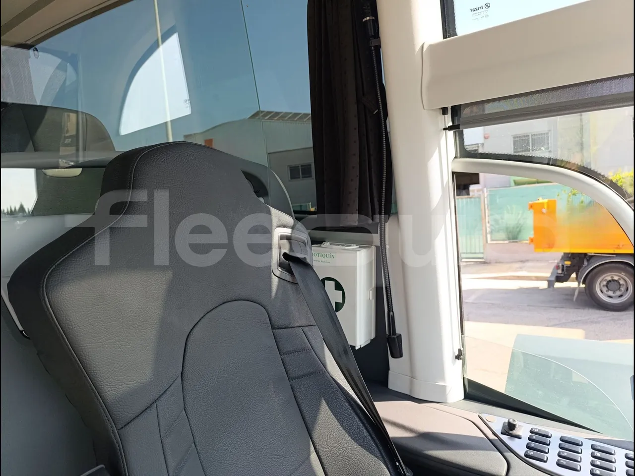 Irizar i6 AD2 I6 13.35/330 E6D/55-EUR6-330Kw-12,92m - driver microphone accessories photo