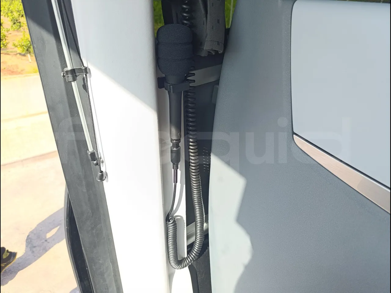 Irizar i6 AD2 I6 13.35/330 E6D/55-EUR6-330Kw-12,92m - hostes microphone accessories photo