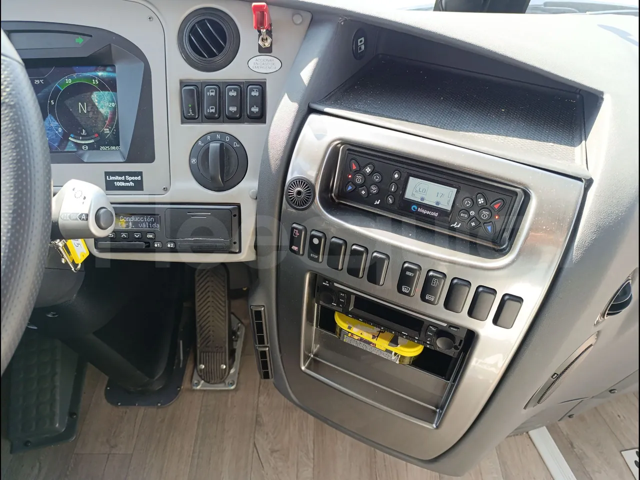 Irizar i6 AD2 I6 13.35/330 E6D/55-EUR6-330Kw-12,92m - radio accessories photo