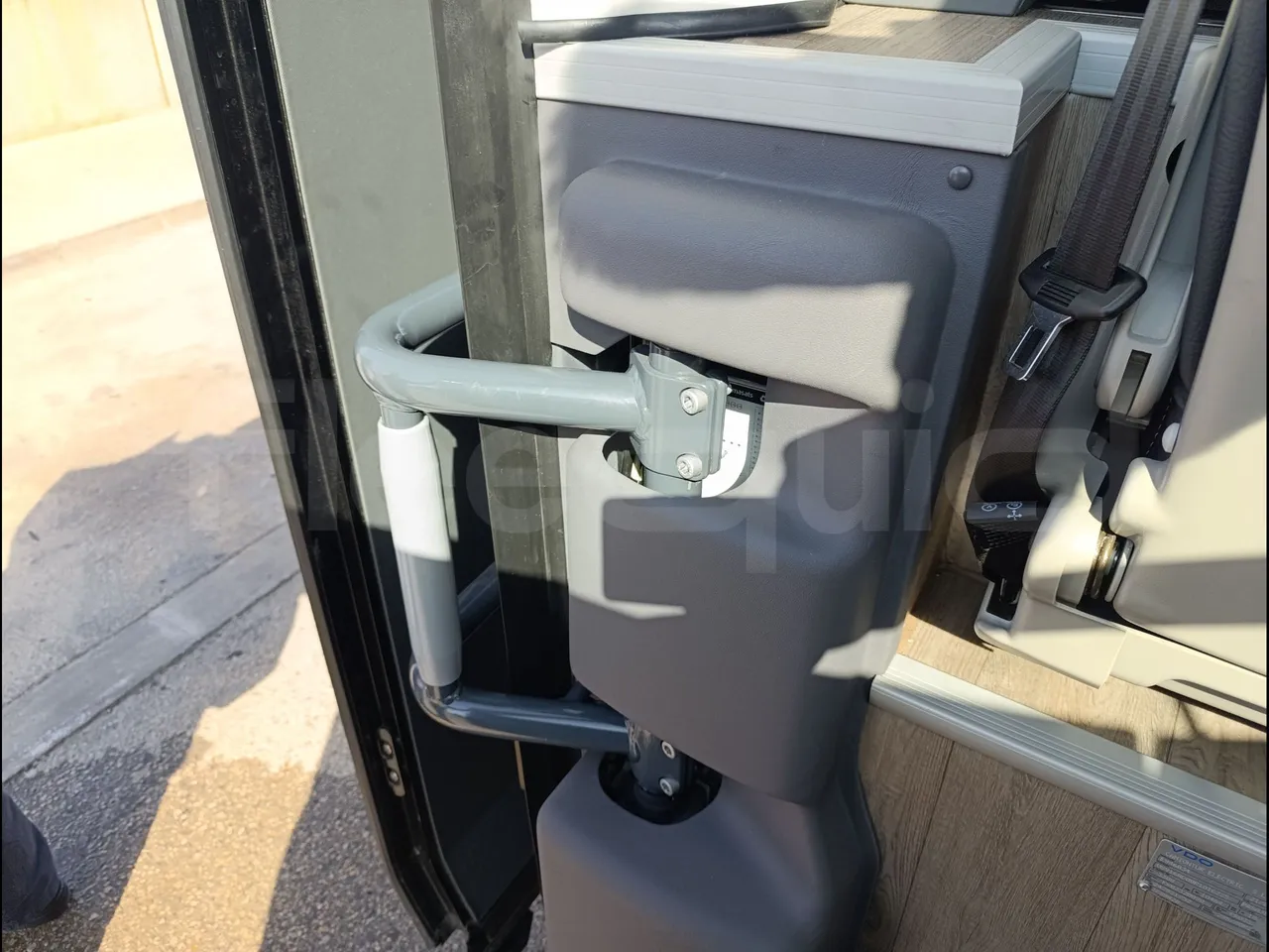 Irizar i6 AD2 I6 13.35/330 E6D/55-EUR6-330Kw-12,92m - door mechanism photo