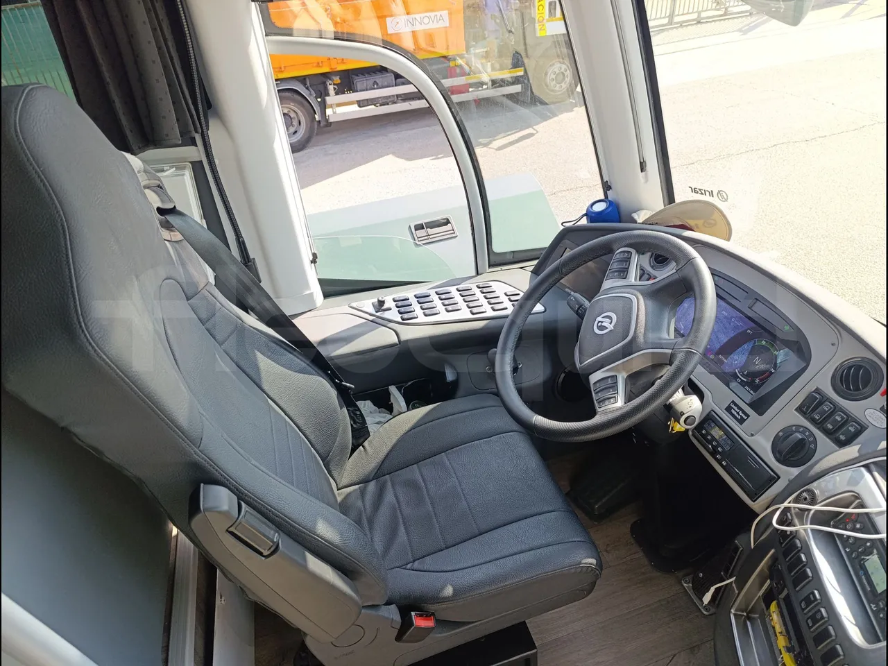 Irizar i6 AD2 I6 13.35/330 E6D/55-EUR6-330Kw-12,92m - driver's seat photo (mandatory for bus to scrap)