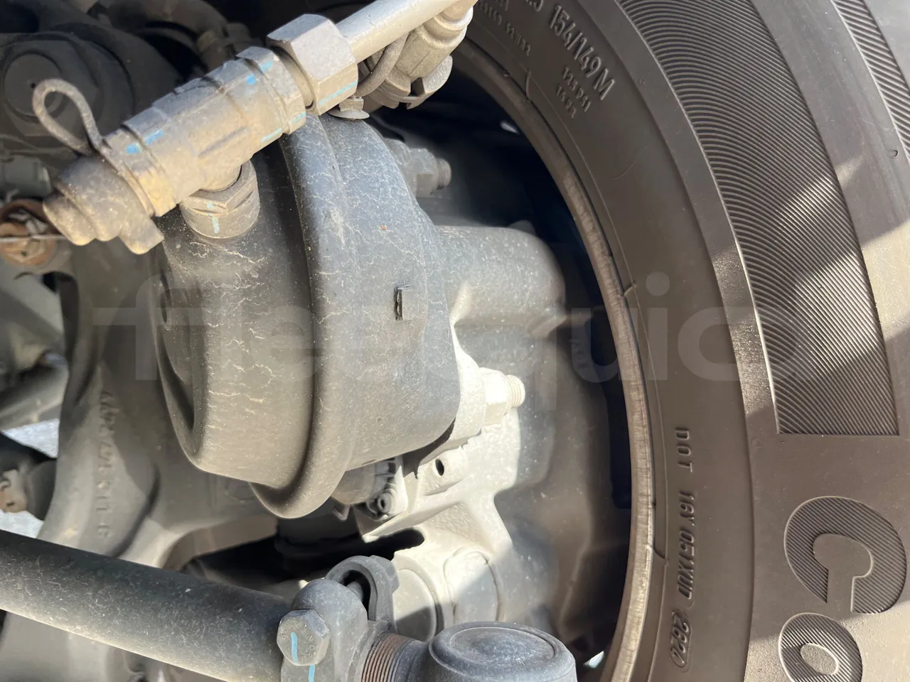 Irizar i6 AD2 I6 13.35/330 E6D/55-EUR6-330Kw-12,92m - front brake calipers left