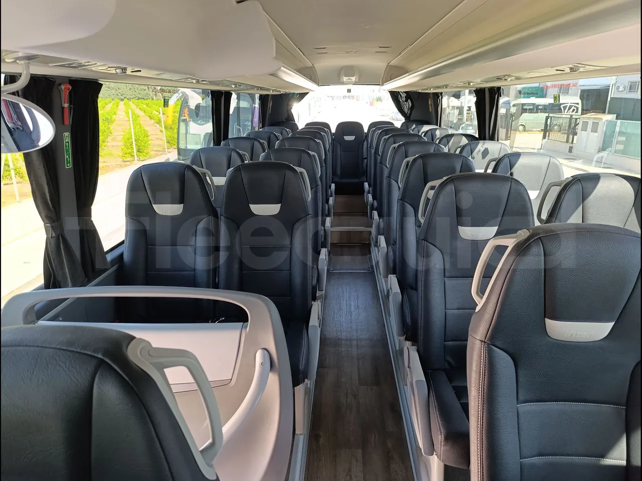 Irizar i6 AD2 I6 13.35/330 E6D/55-EUR6-330Kw-12,92m - reverse view middle aisle