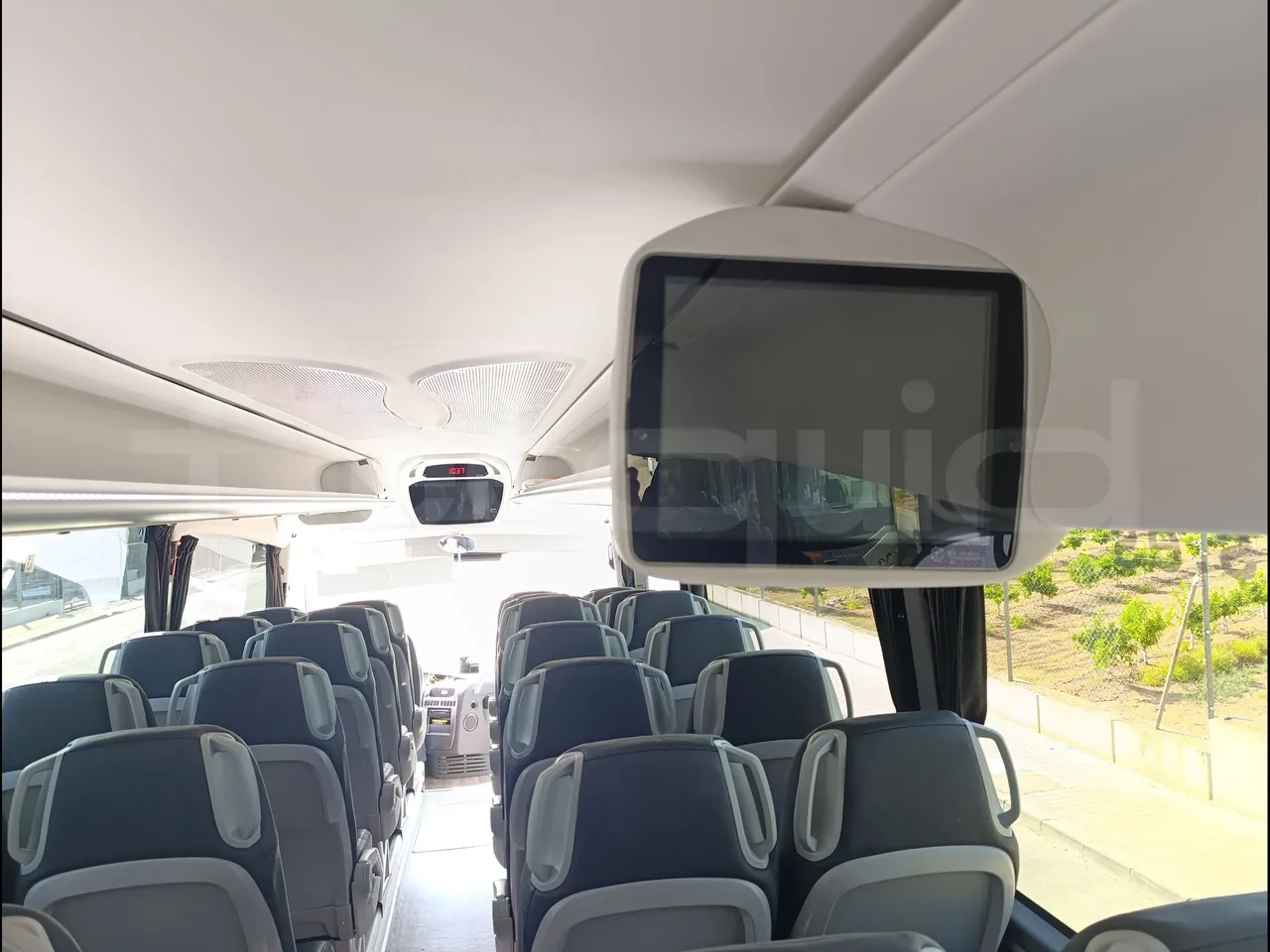 Irizar i6 AD2 I6 13.35/330 E6D/55-EUR6-330Kw-12,92m - monitor detail photo