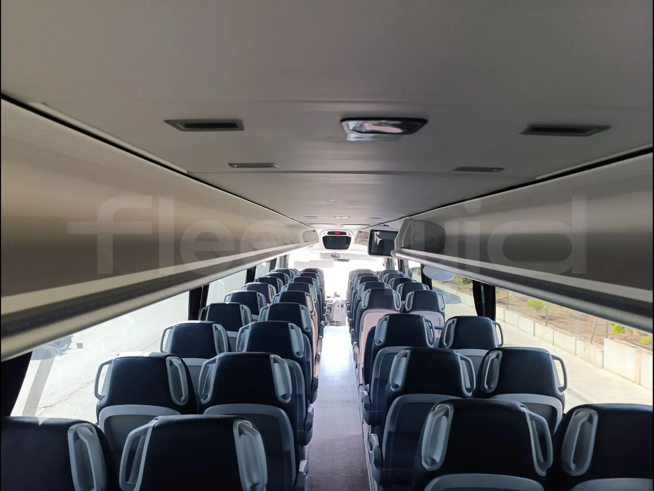 Irizar i6 AD2 I6 13.35/330 E6D/55-EUR6-330Kw-12,92m - overhead compartments photo