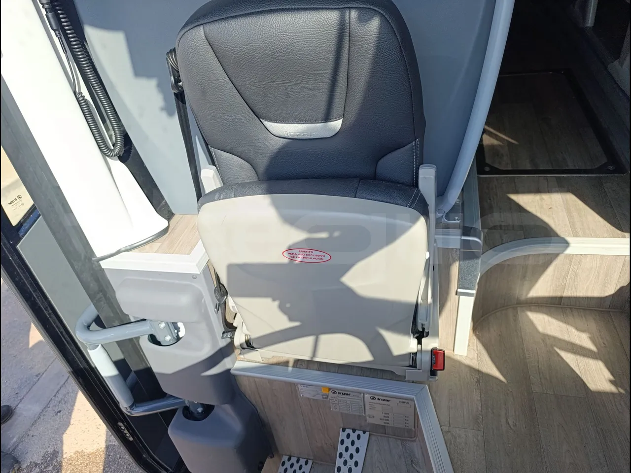 Irizar i6 AD2 I6 13.35/330 E6D/55-EUR6-330Kw-12,92m - hostess seat photo