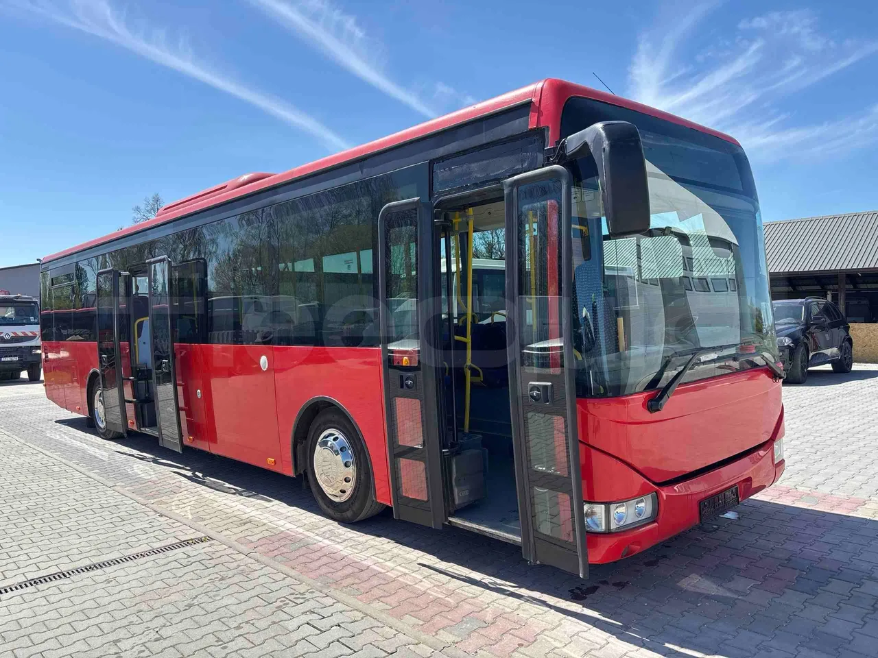Iveco Crossway SFR161/01 - Euro5 - 243kW - 10.700mt - 3/4 right front doors open