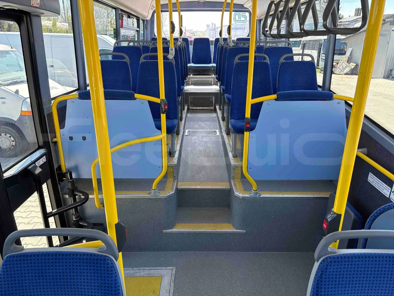 Iveco Crossway SFR161/01 - Euro5 - 243kW - 10.700mt - reverse view middle aisle