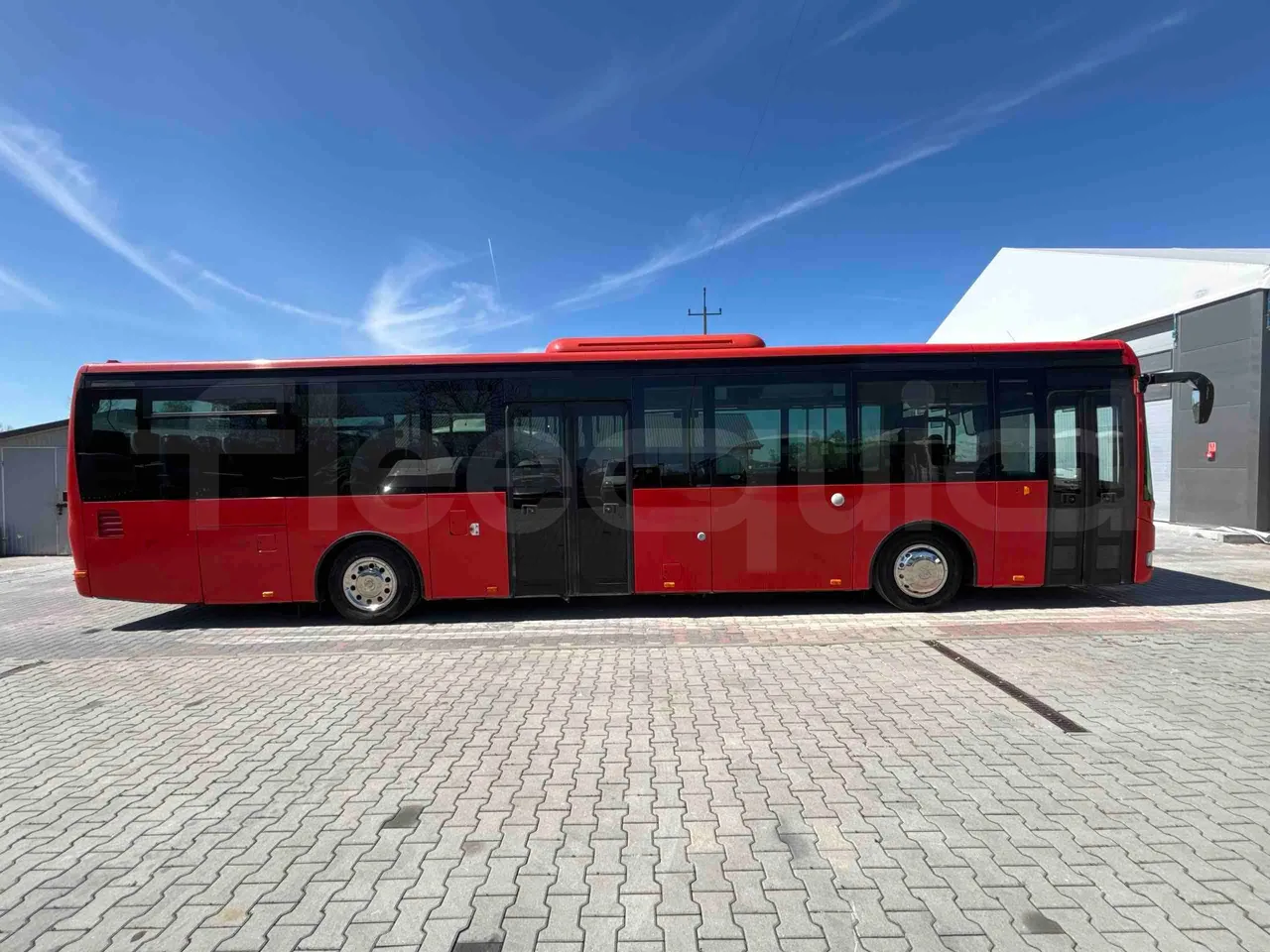 Iveco Crossway SFR161/01 - Euro5 - 243kW - 10.700mt - right side doors closed
