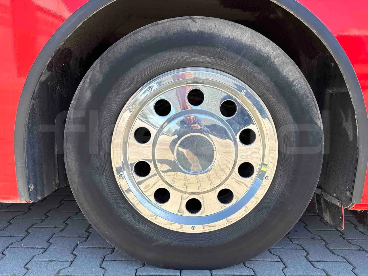 Iveco Crossway SFR161/01 - Euro5 - 243kW - 10.700mt - rear left tire photo
