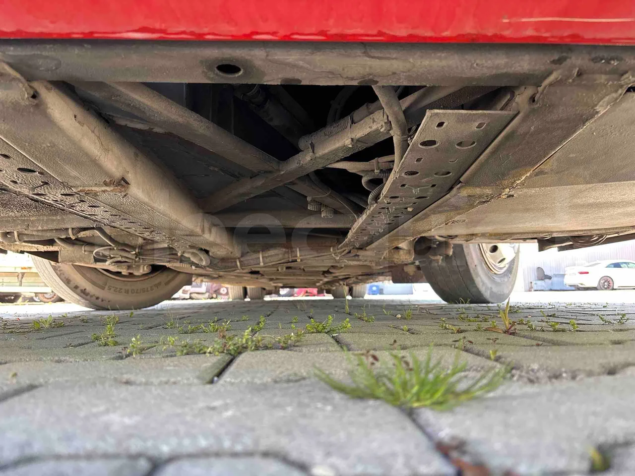 Iveco Crossway SFR161/01 - Euro5 - 243kW - 10.700mt - front undercarriage from front