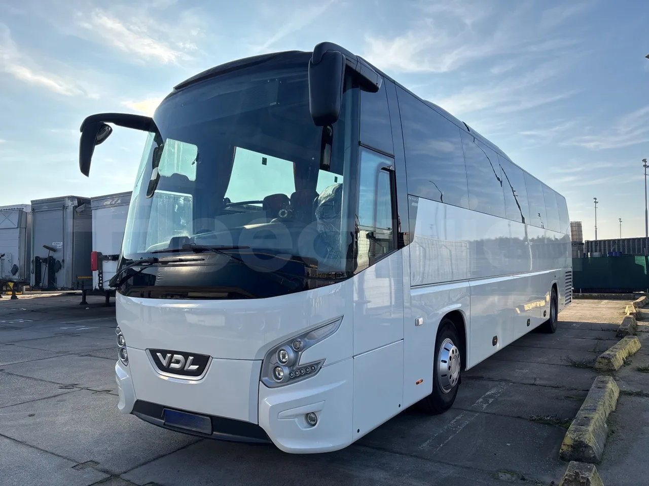 Vdl Futura FHD2 129/300 - EUR6 - 300kW - 3/4 front left